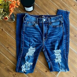 ❤️ Like New Distressed Frayed Hollister Jeans ❤️